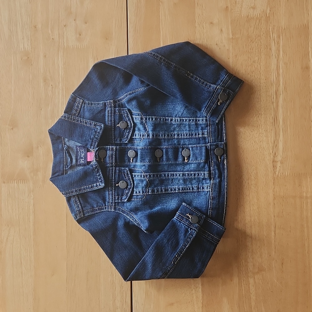 Girl's The Children's Place denim jacket. SIZE 4T.